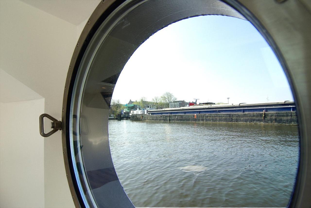 Pensión Eco Houseboat *